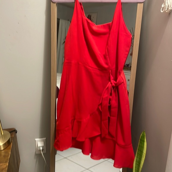 Red dress - Picture 2 of 2